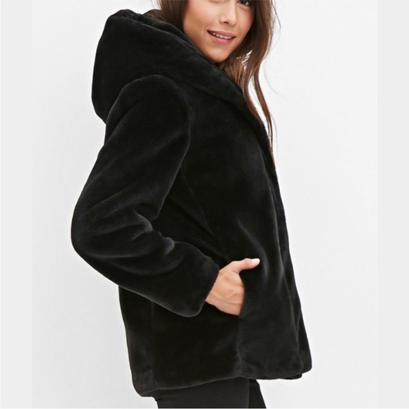 Forever 21 contemporary faux fur hooded jacket - Picture 2 of 9